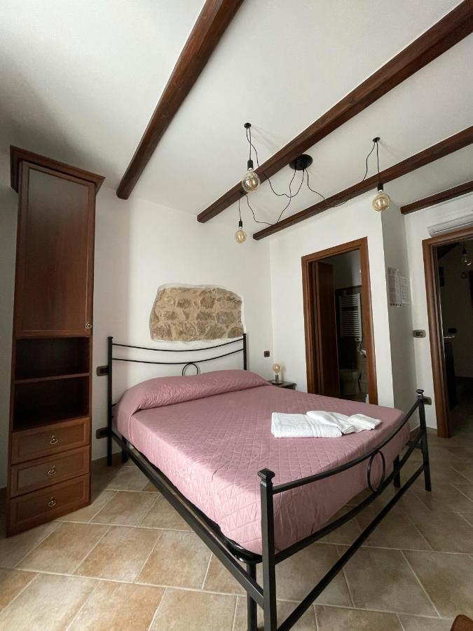 Bed and Breakfast La Vie En Rose Fondi Exterior foto