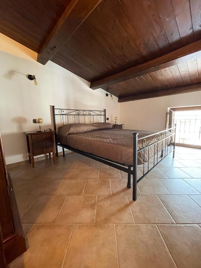 Bed and Breakfast La Vie En Rose Fondi Exterior foto